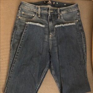 HOLLISTER Curvy HIgh Rise Super Skinny Jeans